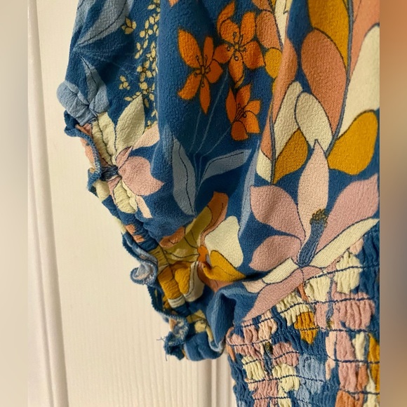 AE Aerie Blue Retro Flower Smocked Puff Sleeve Top - Picture 7 of 9